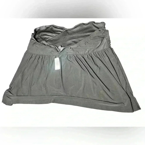 NWT Torrid Studio Knit Sweetheart Twist Top - Picture 5 of 9